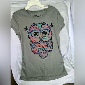 Girl’s short sleeve tee in great condition